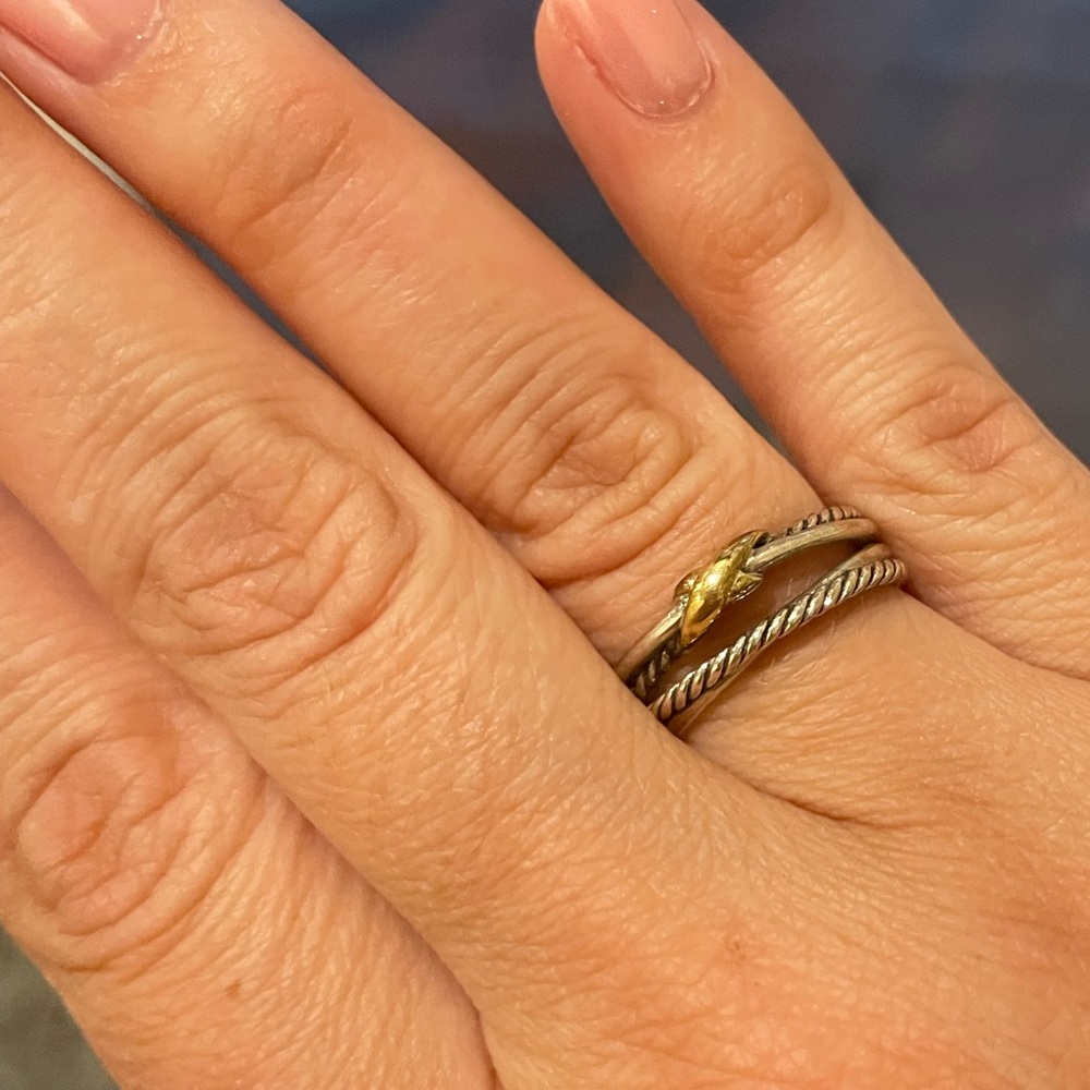 David Yurman X Crossover Band Ring in Sterling Silver with 18K Yellow Gold - Picture 4 of 12